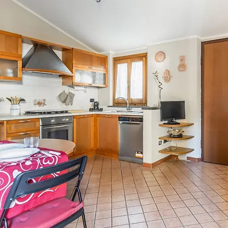 Walls Nearby: Modern Apt With Parking! *